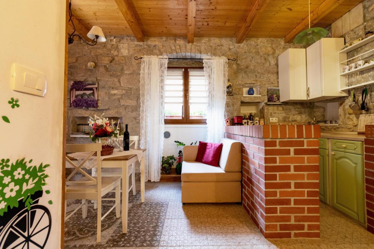 Apartment Tara Kastela Exterior photo